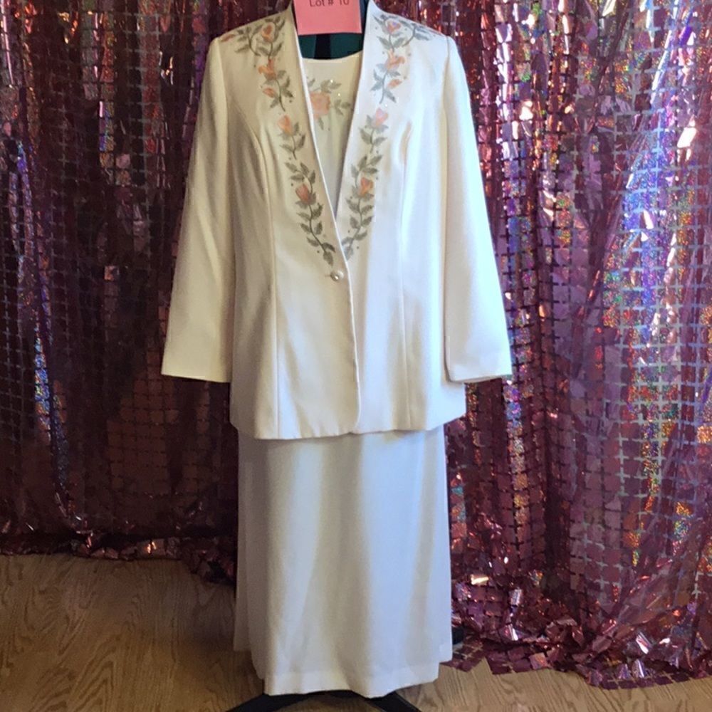 Vintage 2 piece set with sleeveless dress & matching jacket both in size 14